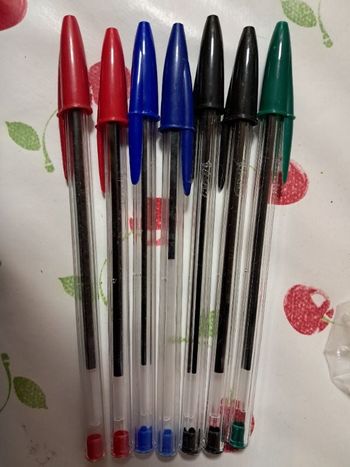 Lot de 7 stylos bic