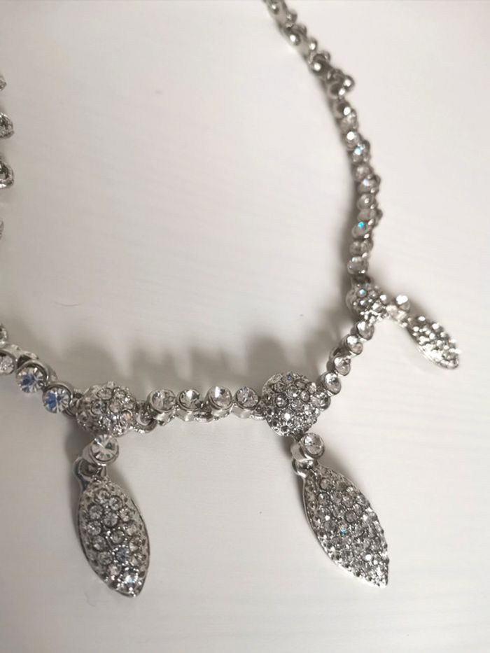 Collier fantaisie en strass argenté vintage - photo numéro 3