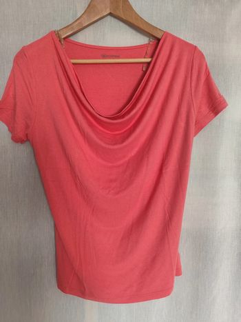 T-shirt beau décolleté