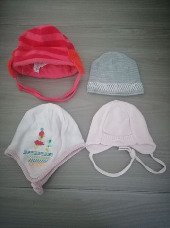 Lot de 4 bonnets