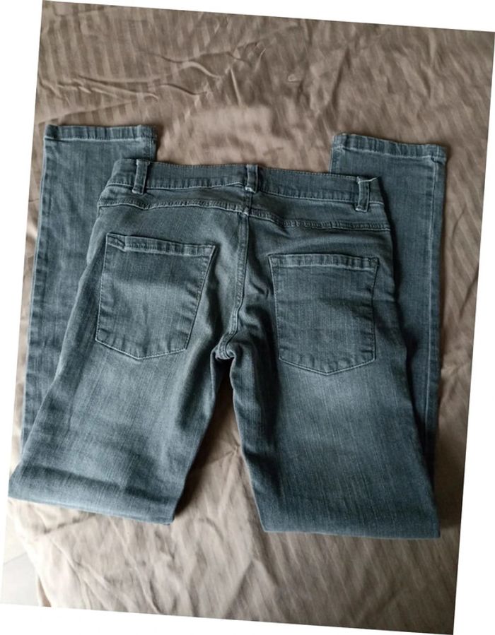 Superbe jean gris. - photo numéro 8