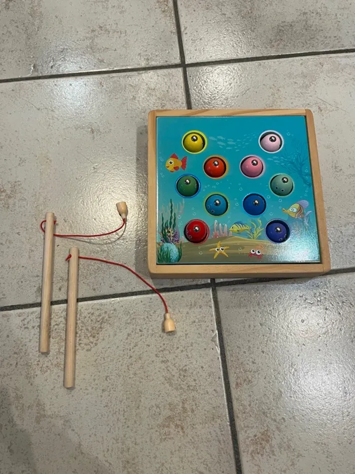 Pêche à la ligne aimantée en bois