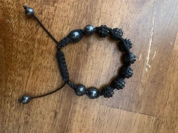 Bracelet perles noires réglable