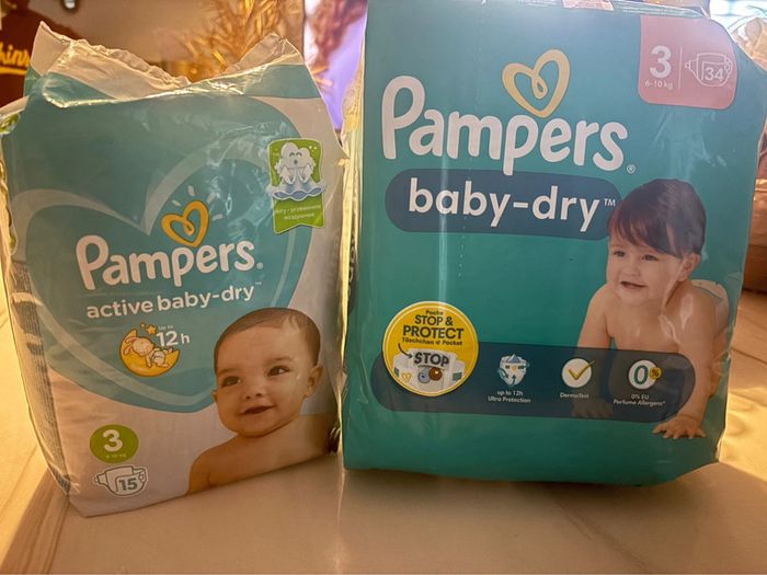 Lot couche Pampers taille 3