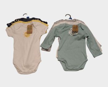 Lot de bodies 9 mois