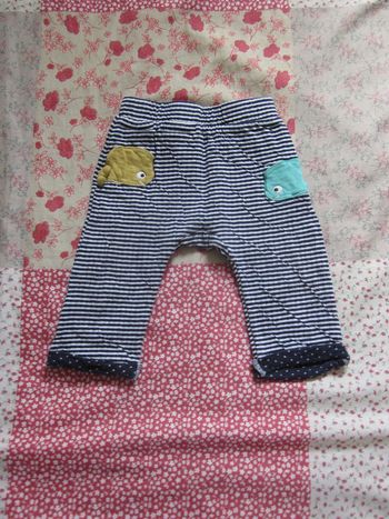 Pantalon souple rayé blanc et marine 9 mois