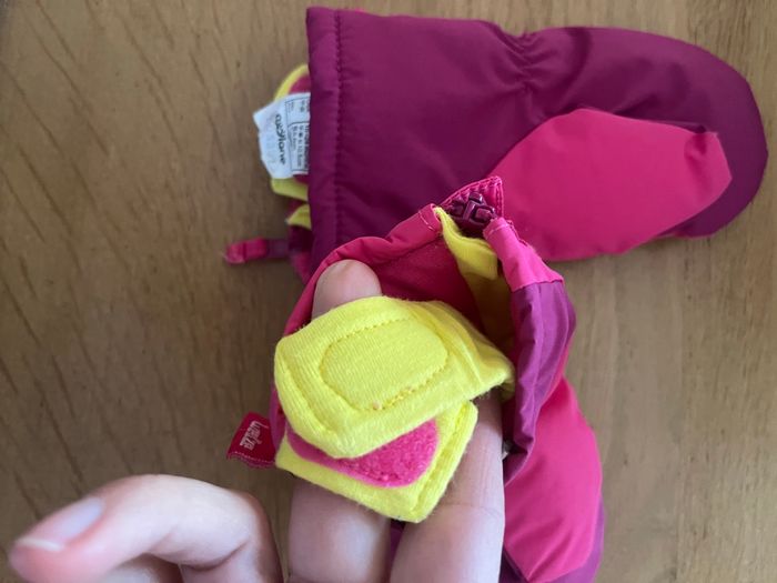 Moufles 18:24 mois - photo numéro 3