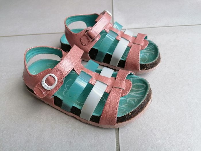Très jolies ✨ sandales 'Kickers' - photo numéro 3