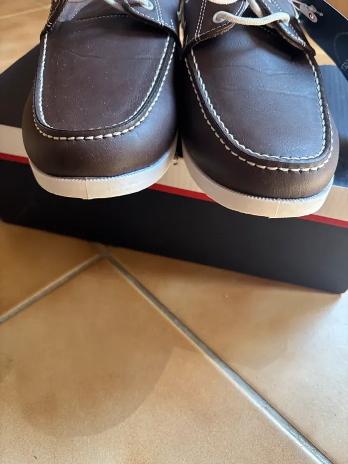 Jolie paire de chaussures bateau Teddy Smith T. 41 neuves - photo numéro 8