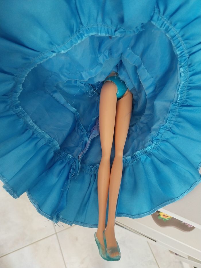 3 poupées Winx Bloom et Flora Bal des Princesses Princesse Glamour L'Aventure Magique Smoby - photo numéro 9