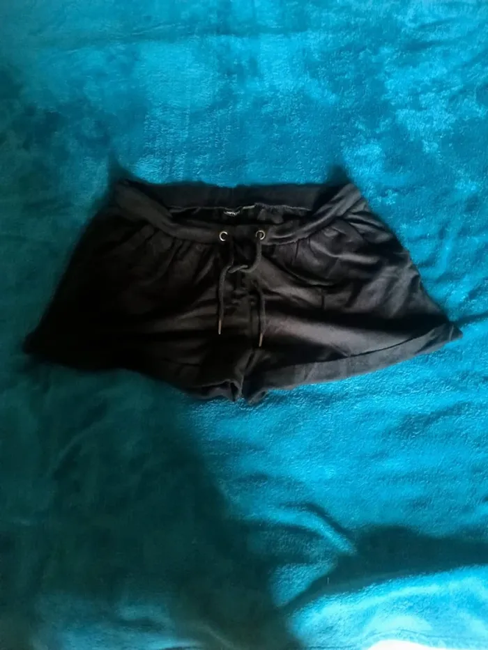 Short Femme noir 42/44 - photo numéro 5