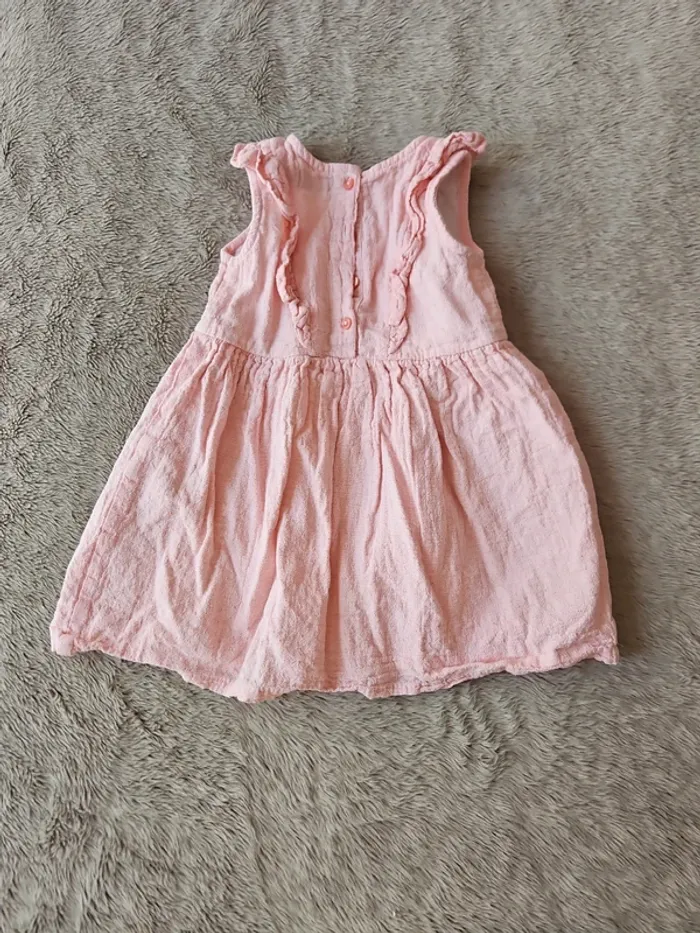 Jolie robe 24m - photo numéro 2