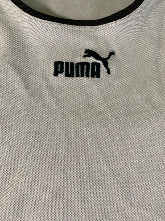 T-shirt puma taille 12 ans.