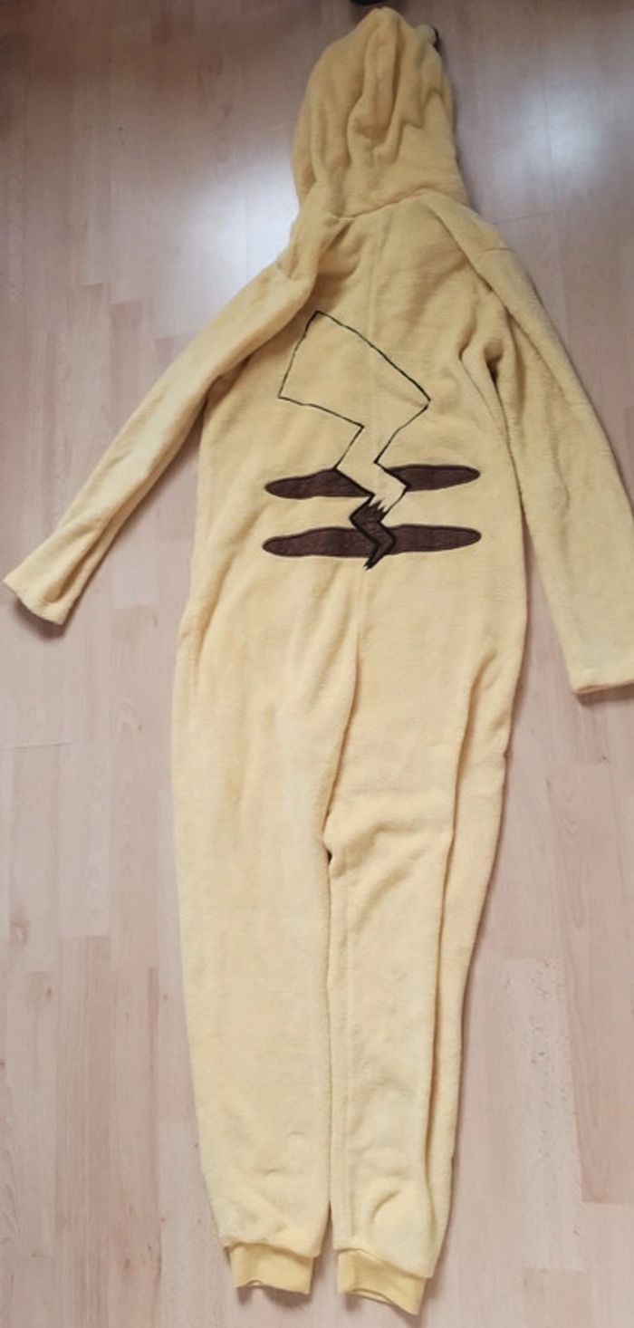 Pyjama combinaison pikatchu - photo numéro 3