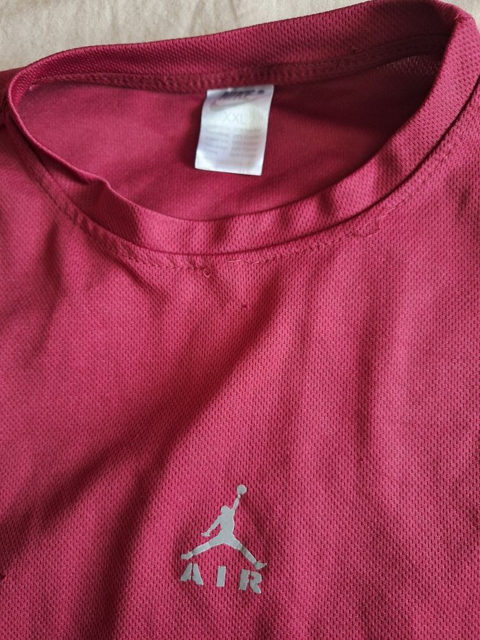 Tee-shirt Nike Bordeaux taille L Neufe sans étiquette - photo numéro 2