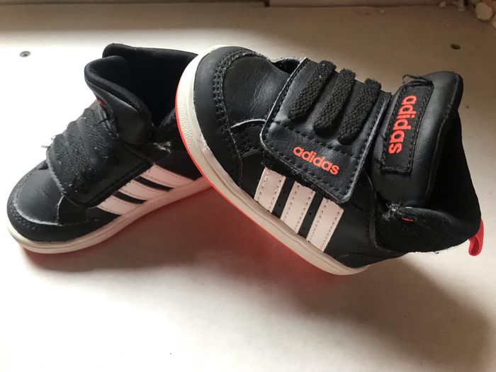 Basket Adidas 18 peu porté