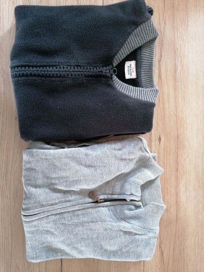 2 gilets epais tape a l'œil et okaidi