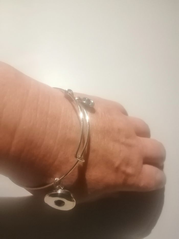 🌸 bracelet  breloques acier   cristal bleu "Boutique Parisienne" Idéal pour un cadeau de noël 🎄🌸 - photo numéro 4