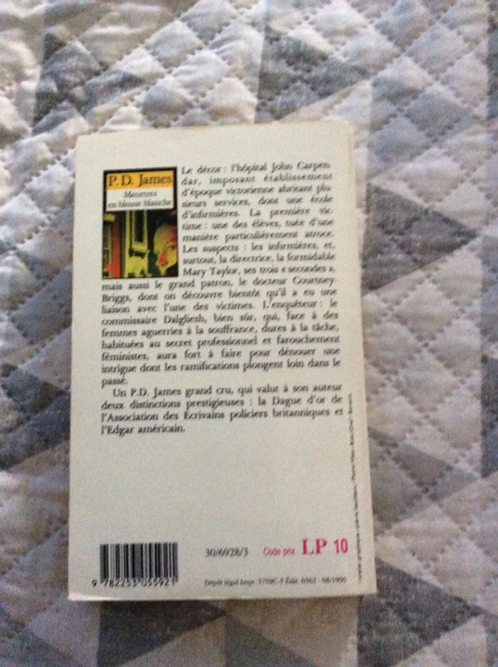 #meurtres en blouse Blanche PD James. ) - photo numéro 4