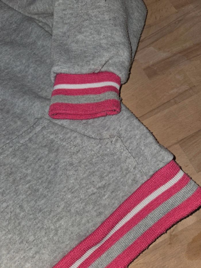Sweat à capuche taille 6 ans - photo numéro 3