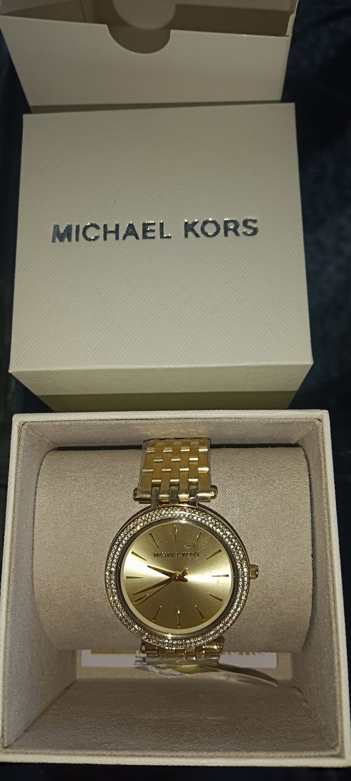 Prix spécial fête des mères !! Montre Femme Michael Kors, en acier doré avec cristaux. Neuve. - photo numéro 2