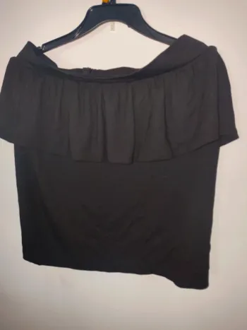 Mini jupe avec volant taille 42/44 excellent état 2 euros