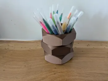 Pot à crayons en forme d'écrou