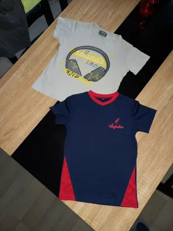 Lot de 2 tee-shirts 8 ans