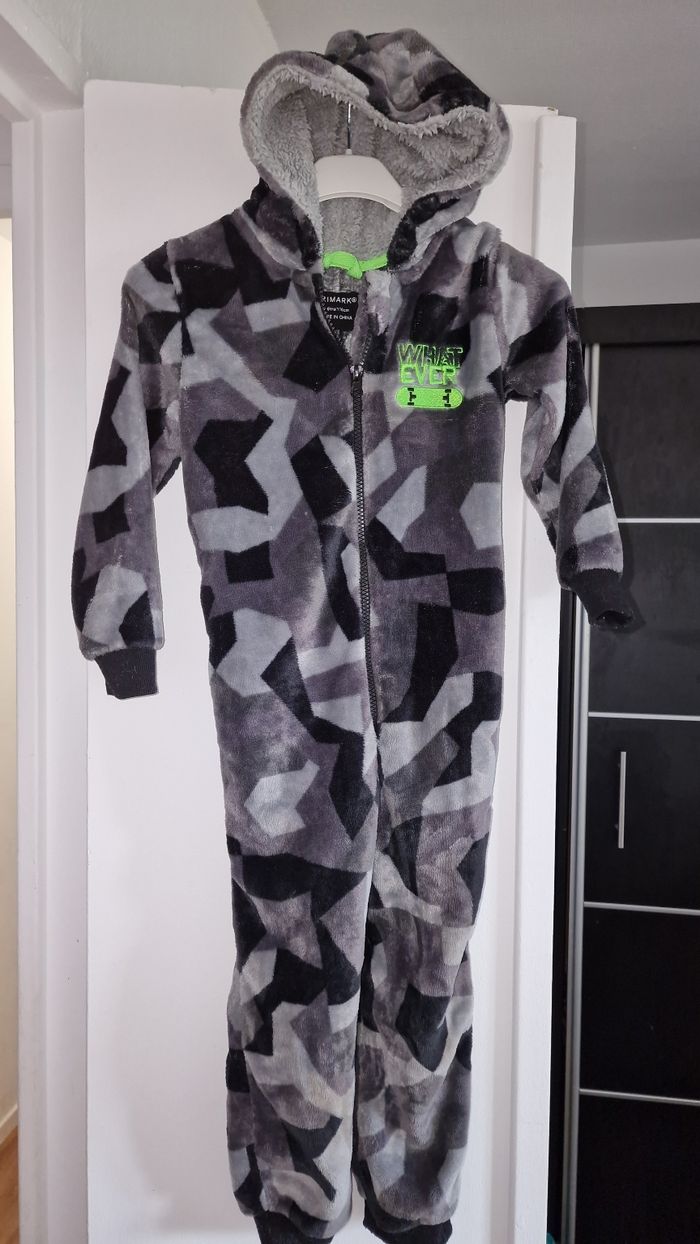 Pyjama une pièce(combi) enfant 5-6 ans