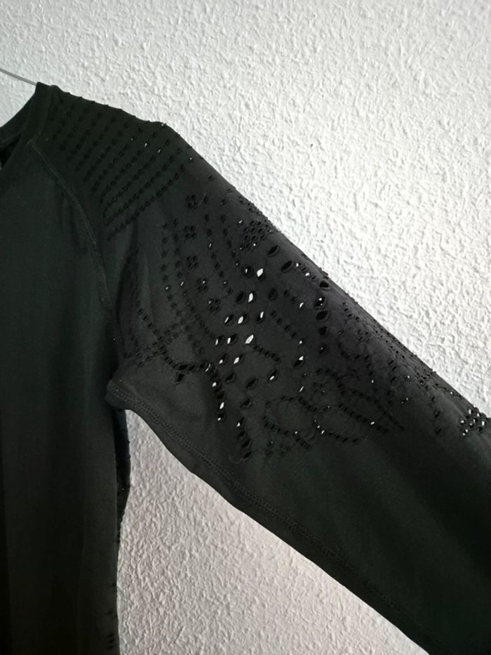 Top de sport H&M noir - photo numéro 3