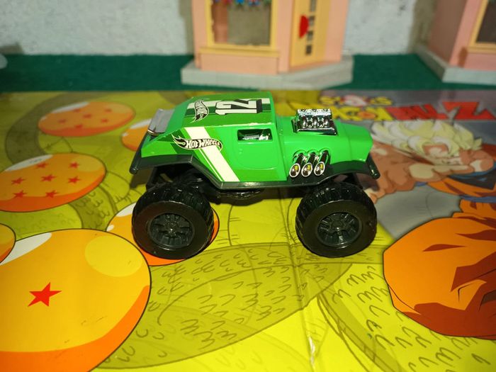 Monster truck vert Ho twheels. - photo numéro 3