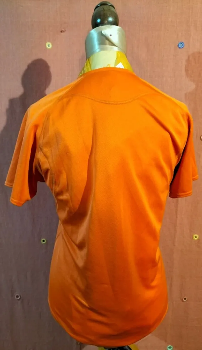 T-shirt de sport taille M - photo numéro 4
