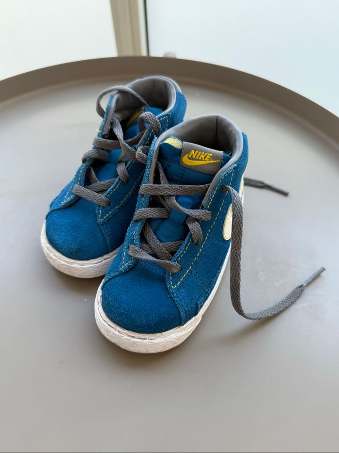 Basket garçon Nike Blazer bleue en parfait état - photo numéro 4