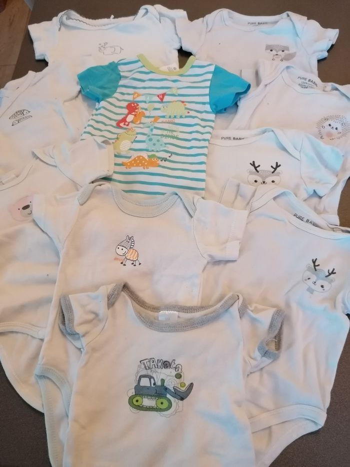 Bodies. 6 mois - photo numéro 2