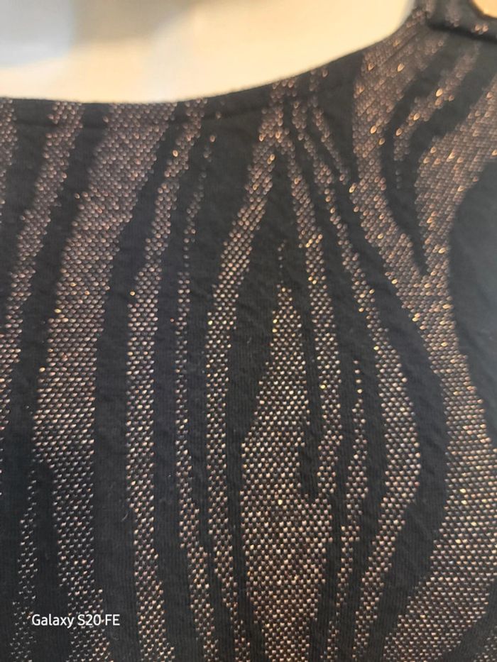 Petit pull noir doré - photo numéro 4