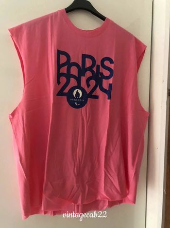 Superbe t-shirt sas manches Paris2024 taille xl rose