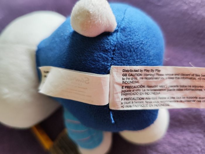 Peluche hello Kitty assise vêtement bleu noeud rose - photo numéro 4