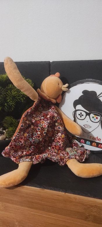 Moulin roty La grande famille doudou plat Félicie la poule orange Plat Marron