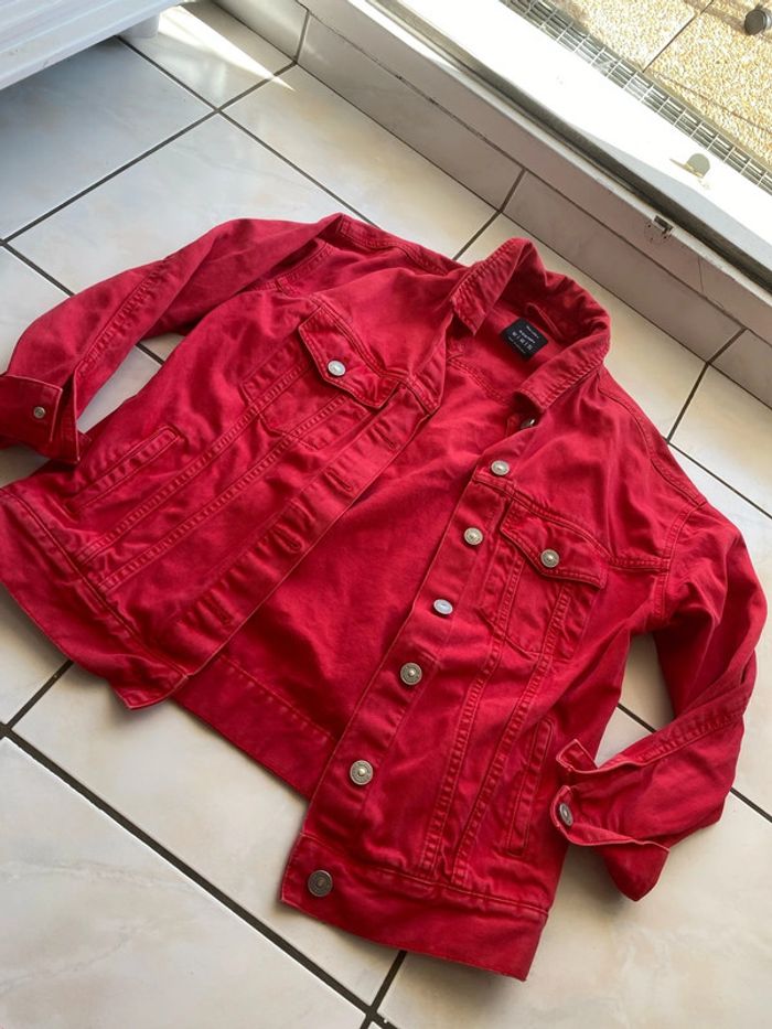 Veste rouge xs Bershka