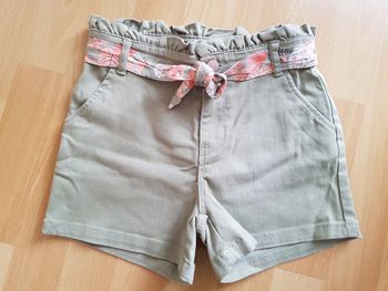 Short in extenso 8 ans neuf