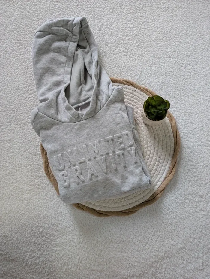 🚀 Sweat gris Décathlon – 10/11 ans