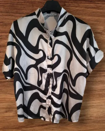 Chemise oversize tendance style graphique noir et blanc