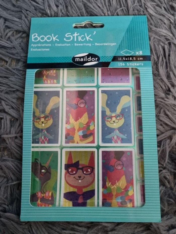 156 stikers Animaux et Saisons