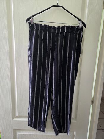 Pantalon fluide rayé noir et blanc H&M - Taille 42 (XL)