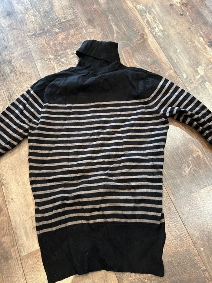 Pull col roulé rayé boutons manches - photo numéro 5