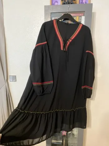 superbe robe noir FSTVL 50 M&S mode neuve