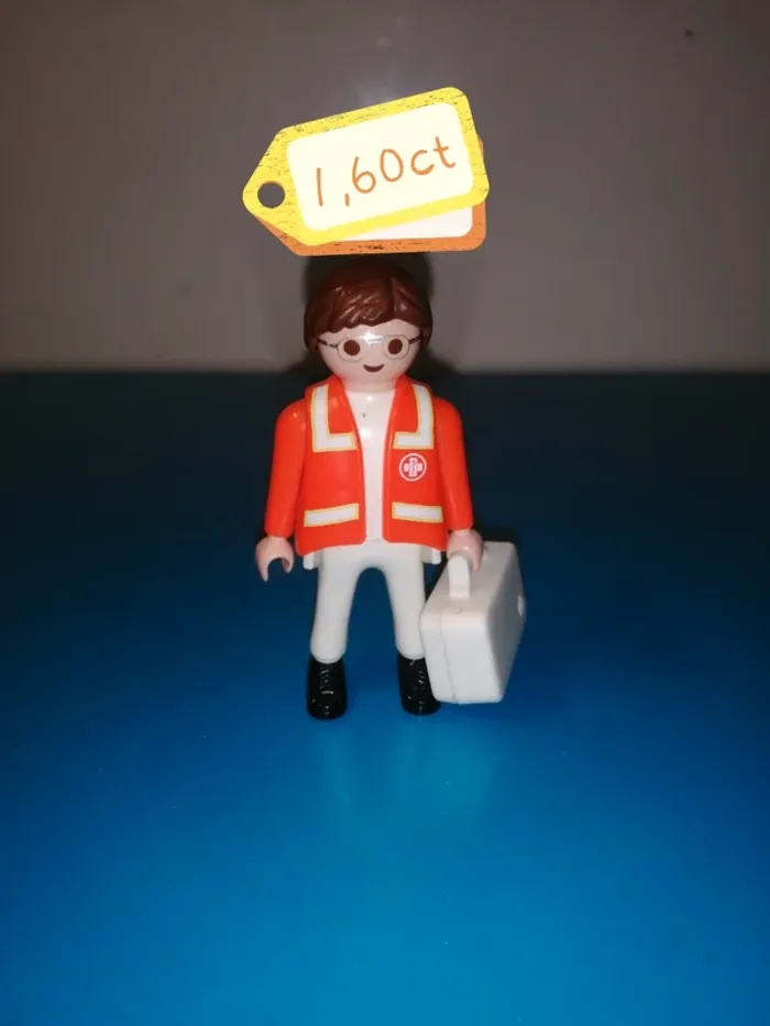 Thème* personnage & accessoires / médecin - chirurgien - ambulancier - photo numéro 3