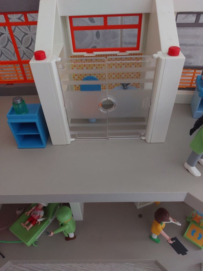 Hopital  playmobil très non état - photo numéro 6