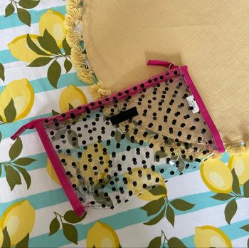 Trousse de toilette transparente