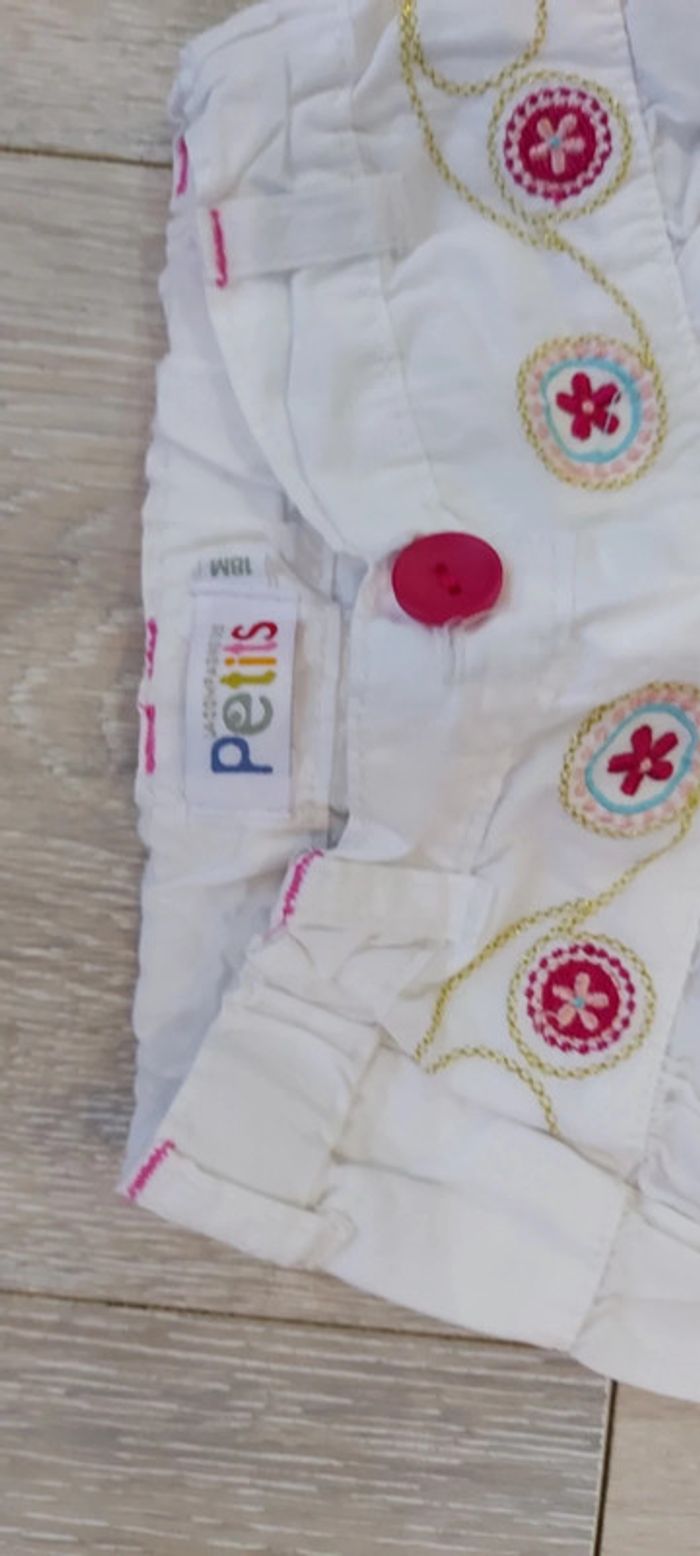 Pantacourt blanc avec dessins, fille, taille 18 mois - photo numéro 2